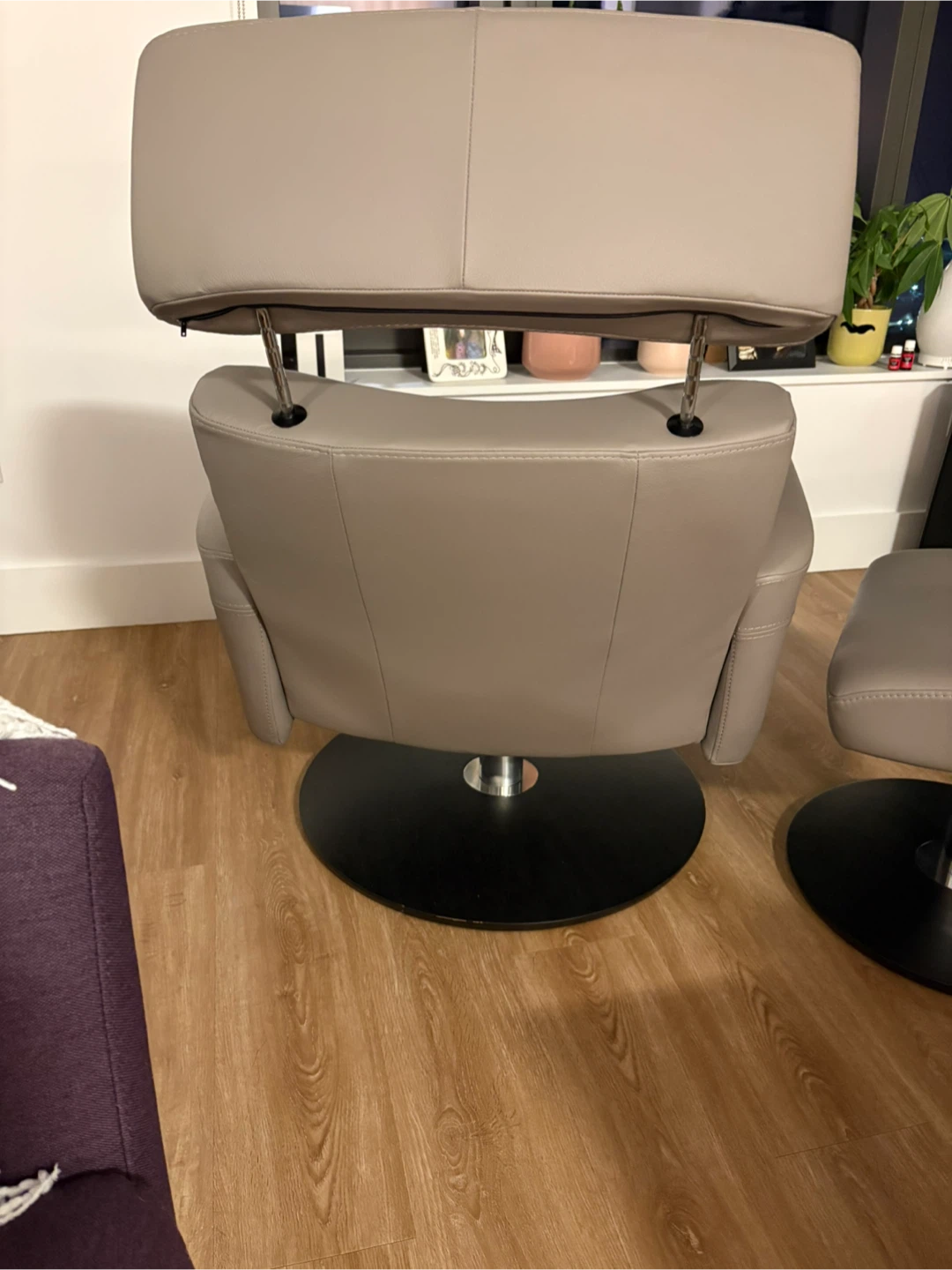 Leather Recliner Chair and Ottoman - photo 3