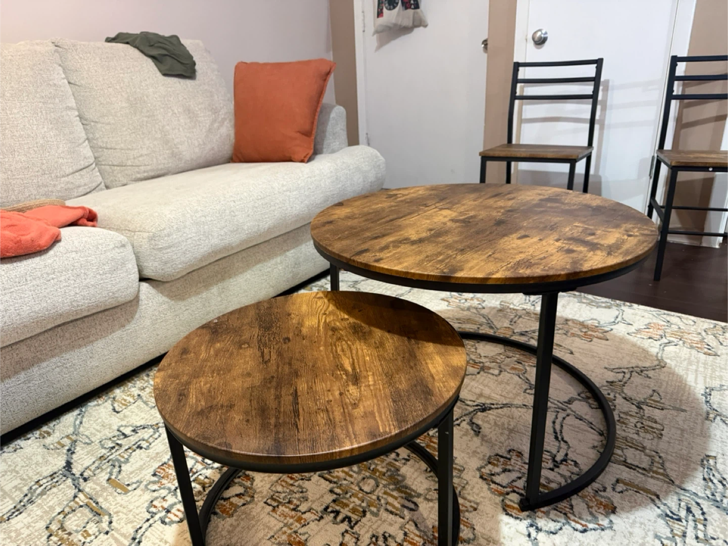 Set of 2 Round Nesting Coffee Tables