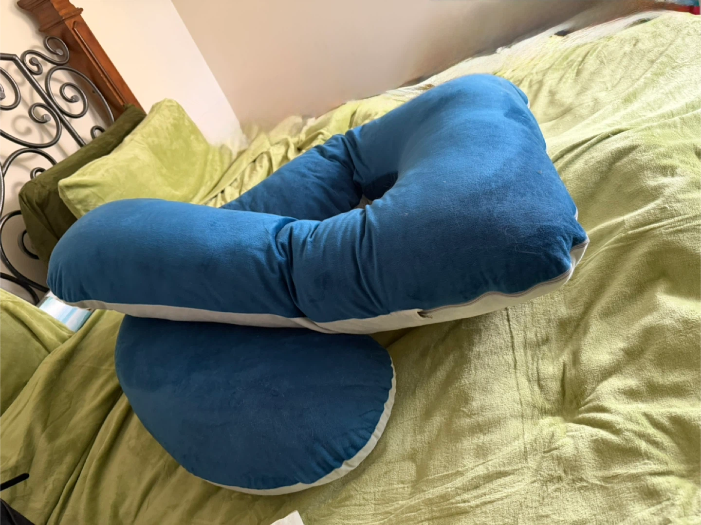 U-Shaped Pregnancy Pillow - photo 2