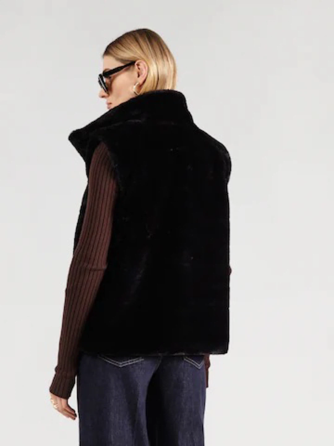 Zara Black Faux Fur Vest - photo 2