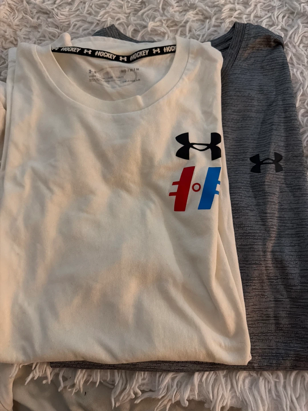Under Armour T-Shirts (2) - Medium