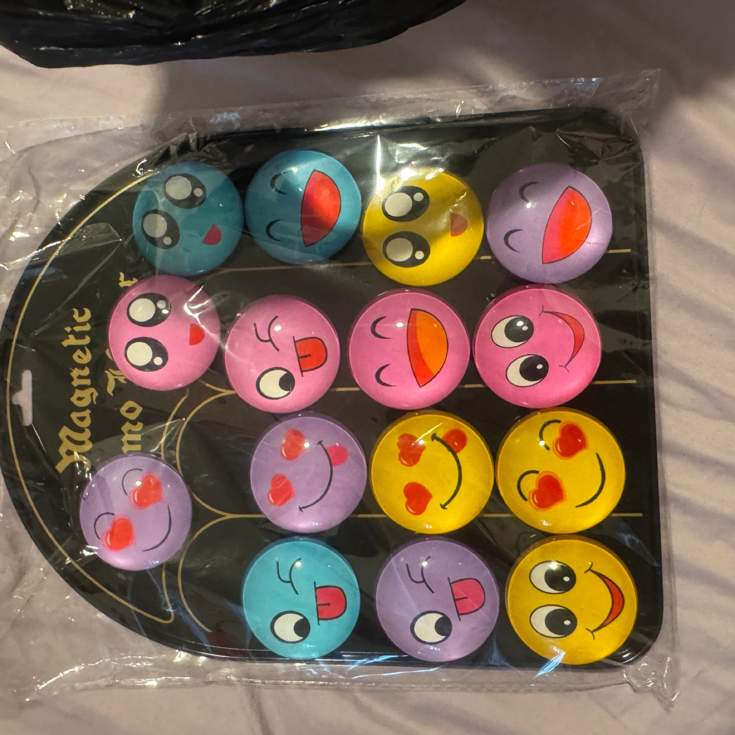 16 Piece Magnetic Emoji Set