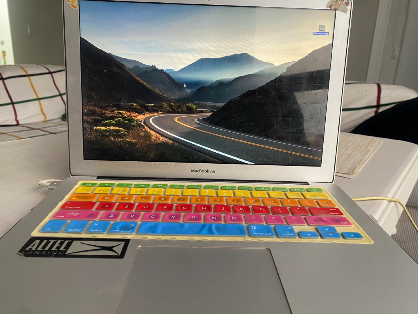 Apple MacBook Air (13-inch, Mid 2013)