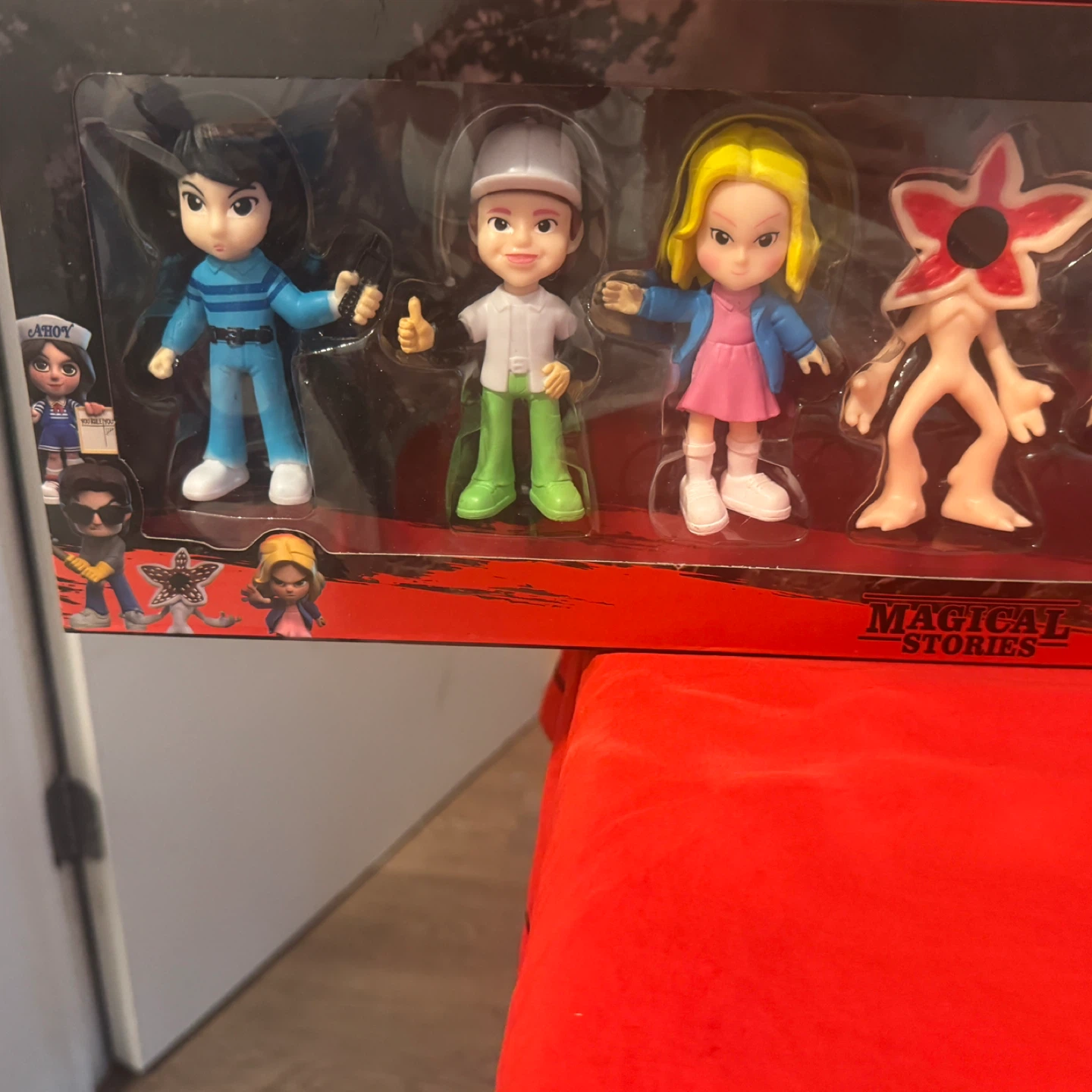 Stranger Things Magical Stories Action Figure Set - photo 3