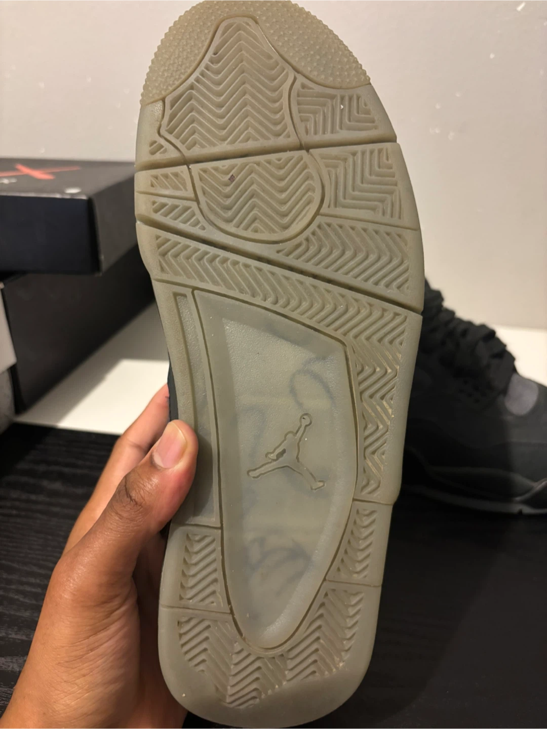 Air Jordan 4 Retro x KAWS - photo 5