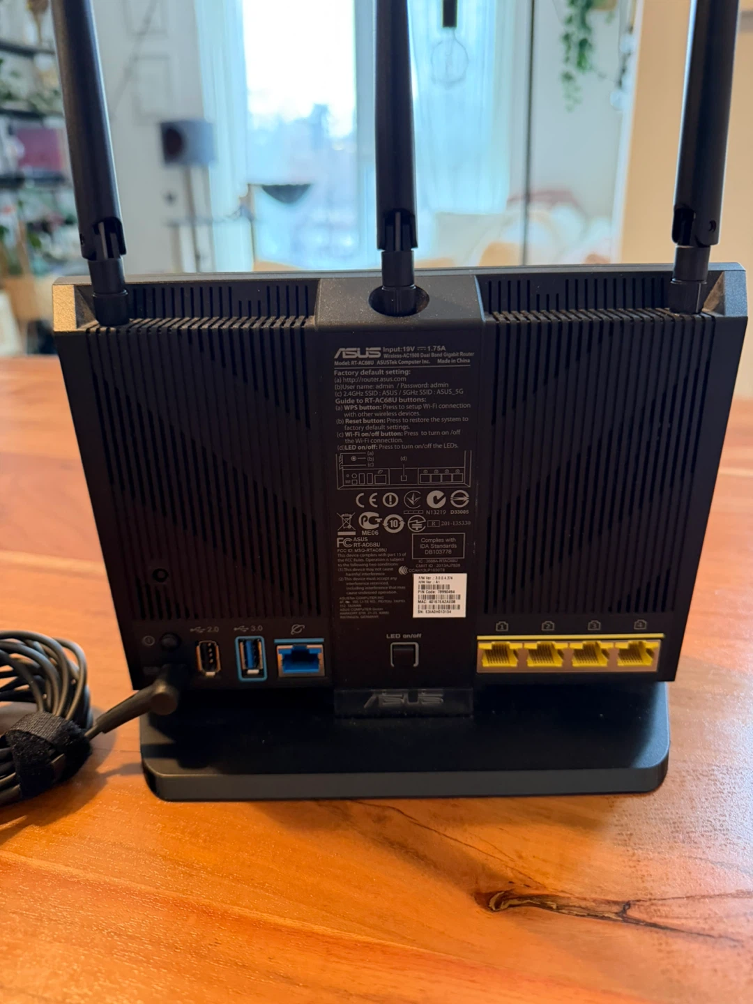 ASUS RT-AC68U Dual Band Wireless-AC1750 Gigabit Router - photo 2