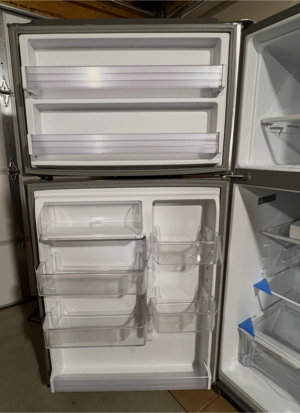 Whirlpool Refrigerator - photo 3