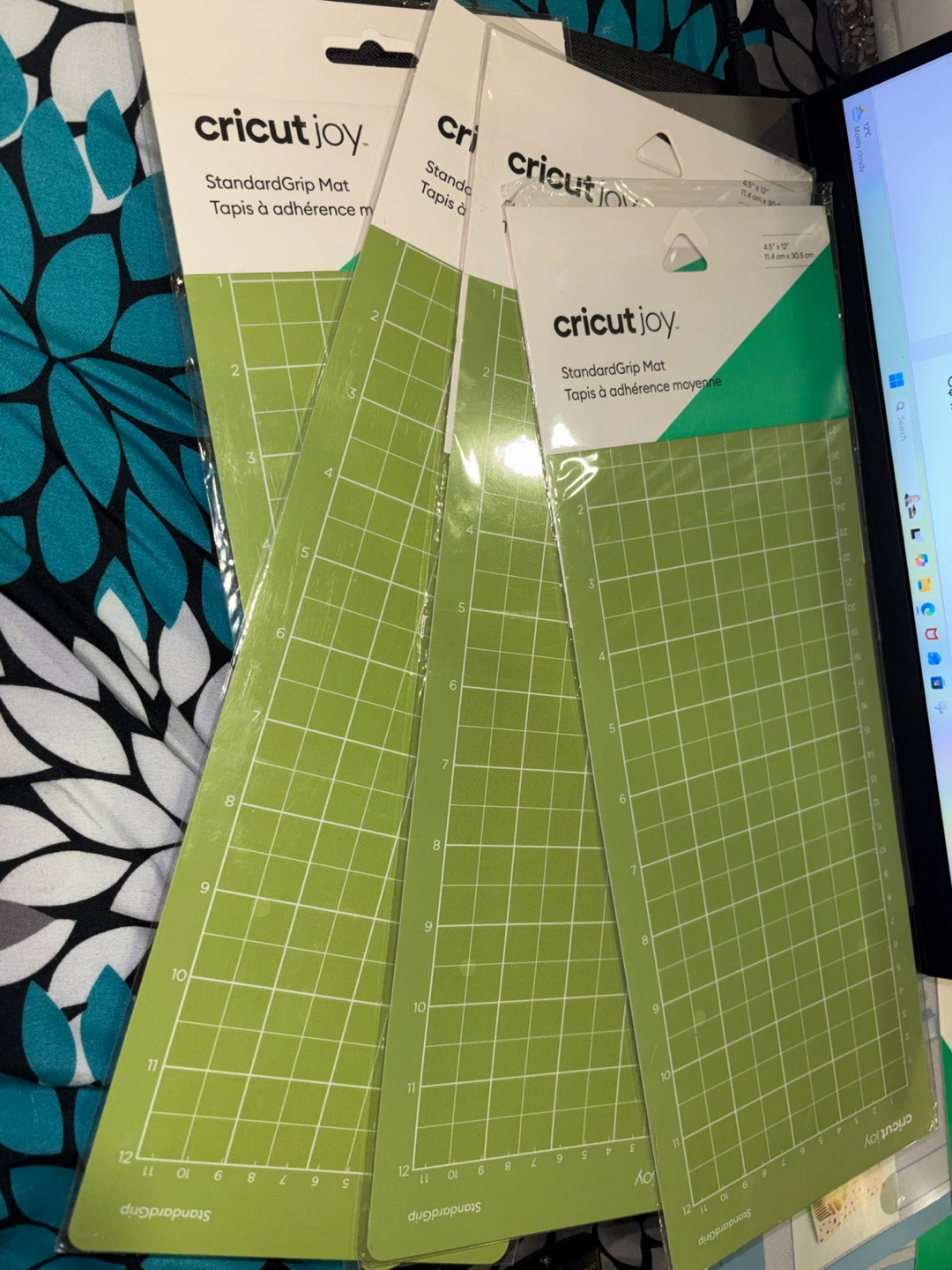 Cricut Joy StandardGrip Cutting Mat 4.5" x 12" - photo 2