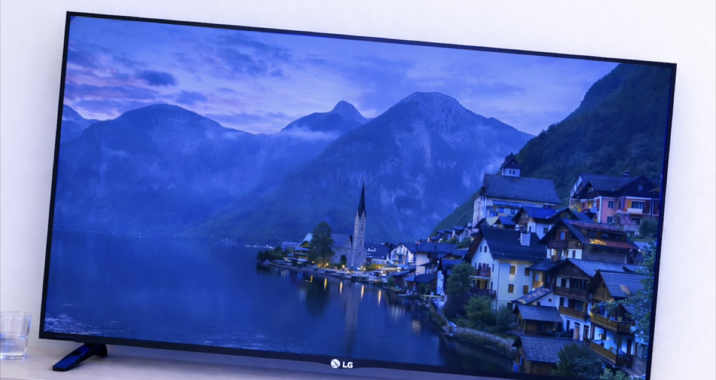 LG 55” Smart TV – Good Condition – Remote Included - photo 2