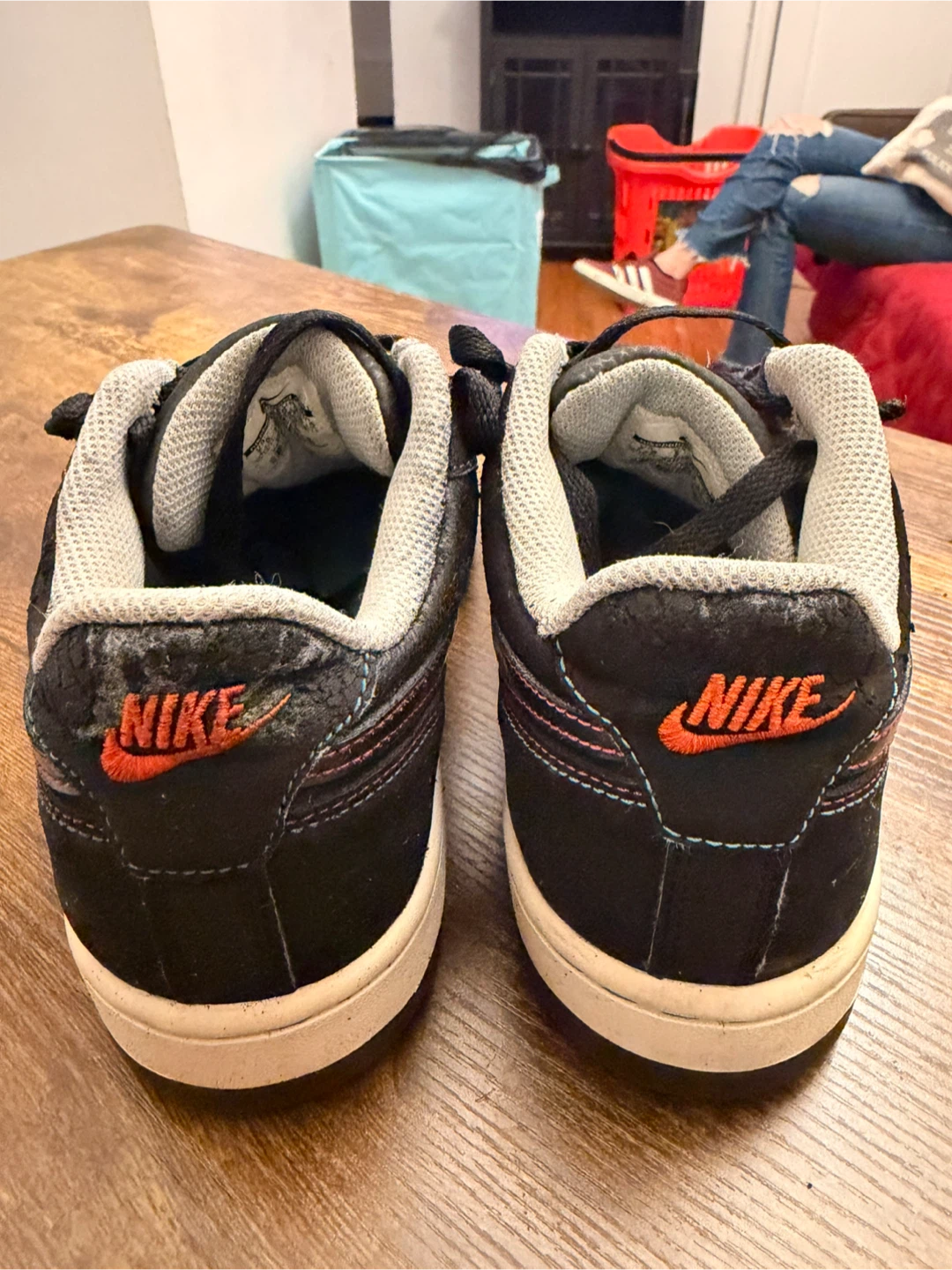 Nike Air Low Top Sneakers - photo 5
