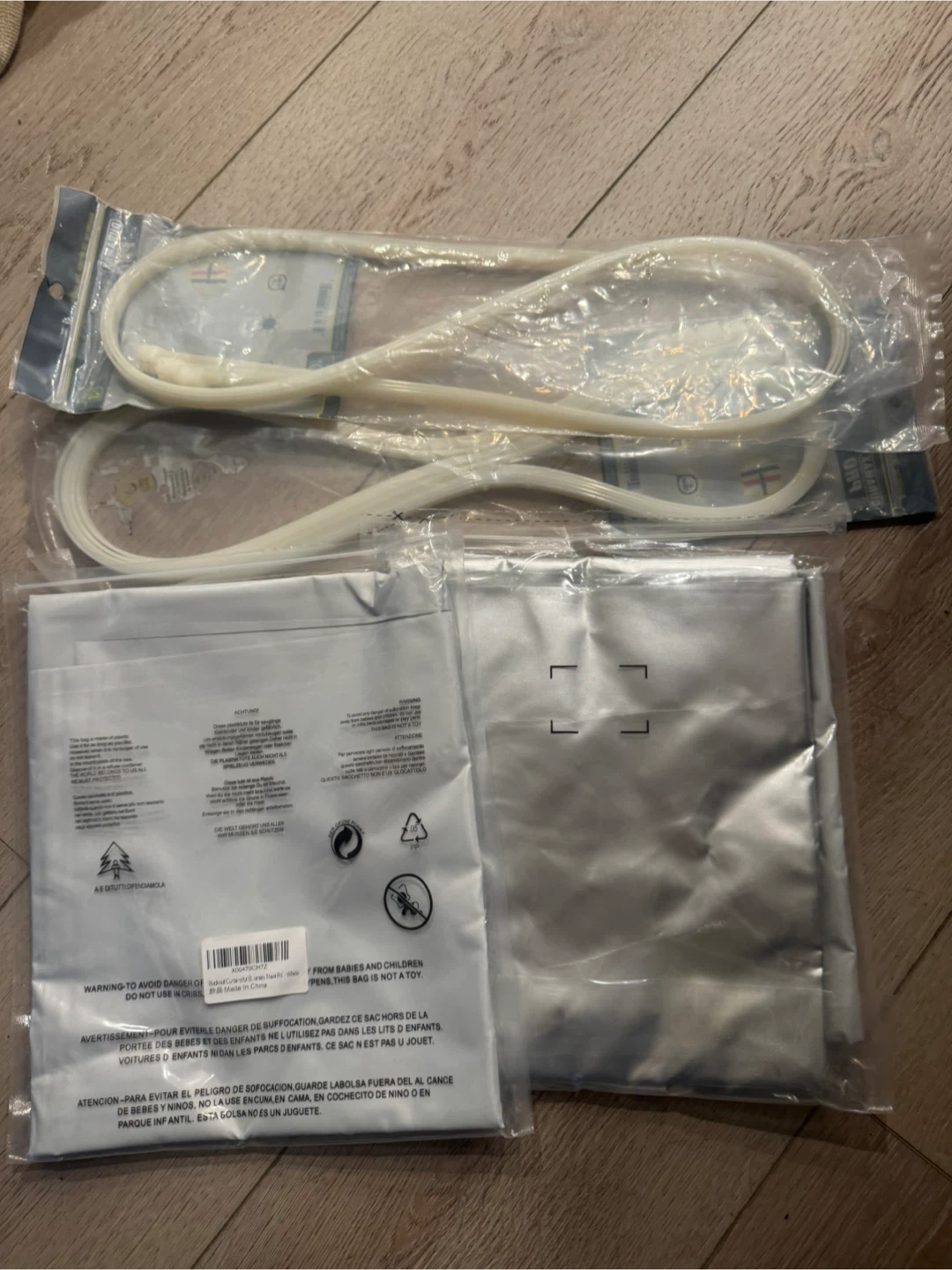 Big straps and Blackout for windows