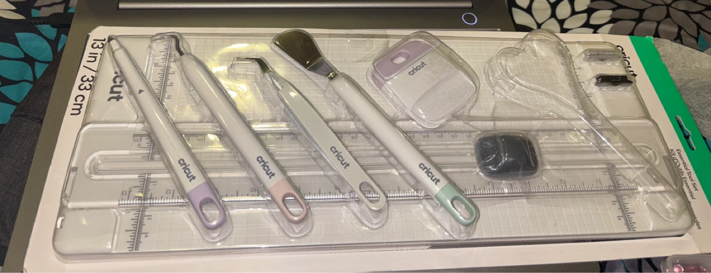 Cricut Essential Tool Set