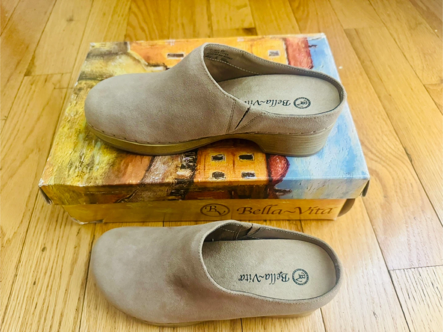 Bella Vita Women's Motto Clogs Size 6M Almond Suede Leather - photo 3