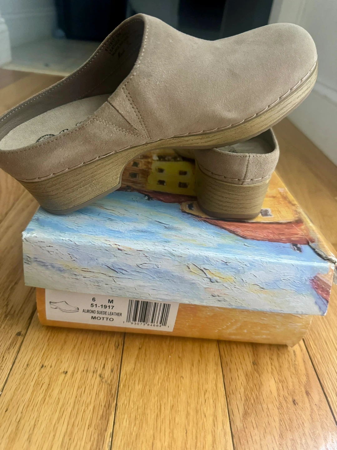 Bella Vita Women's Motto Clogs Size 6M Almond Suede Leather - photo 2