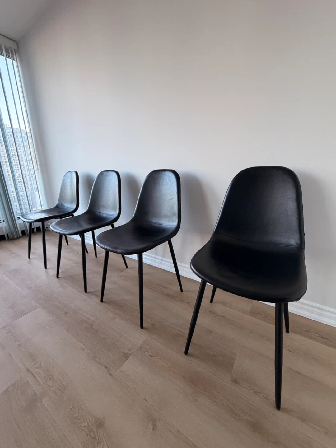 Solid Wood Dining Table with 4 Black Chairs - photo 5