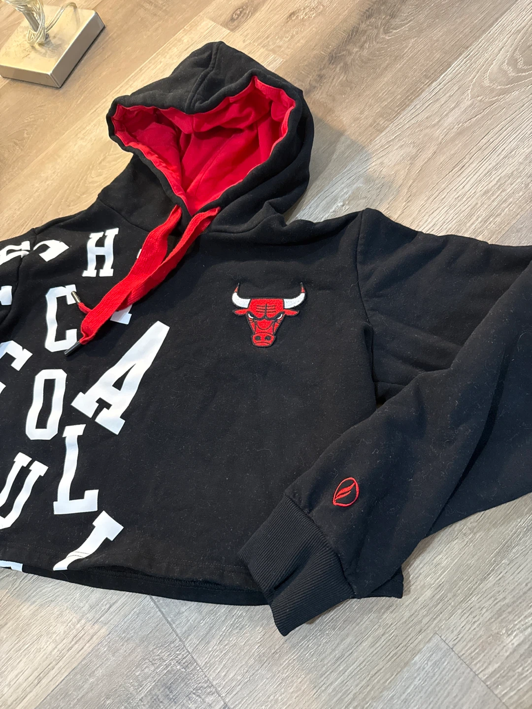 FISLL Chicago Bulls Cropped Hoodie Sweatshirt Size S - photo 3