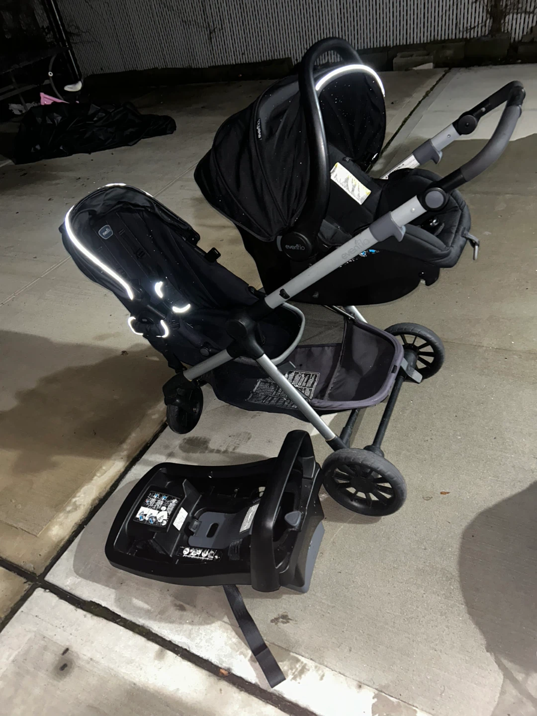 Evenflo Double Stroller Travel System with Car Seat and Base - photo 5