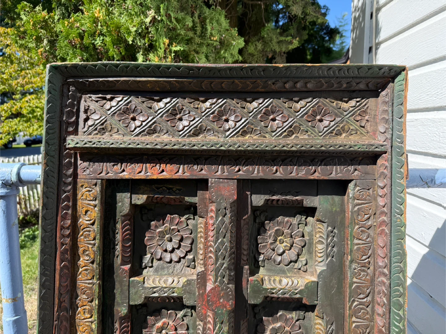 Hand-Carved Traditional Indian Jharokha - photo 2