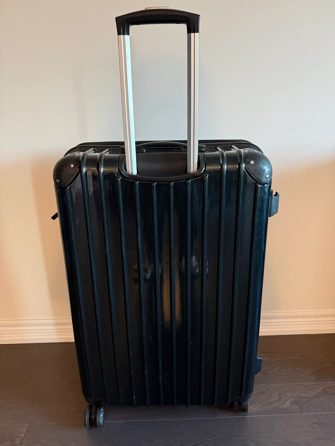 Black Hardside Spinner Suitcase - photo 2