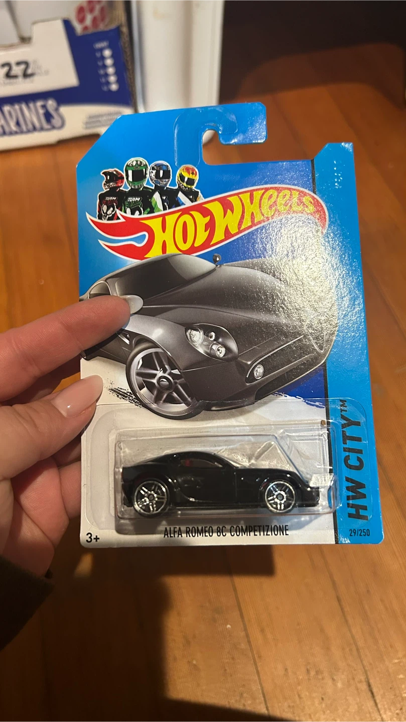 Hot Wheels HW City Alfa Romeo 8C Competizione - photo 3