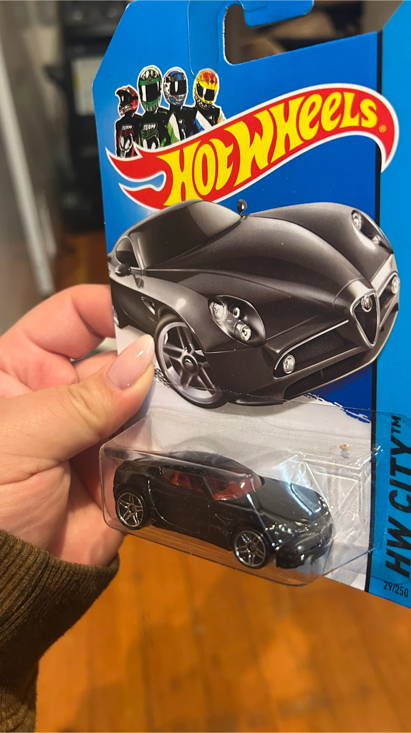 Hot Wheels HW City Alfa Romeo 8C Competizione