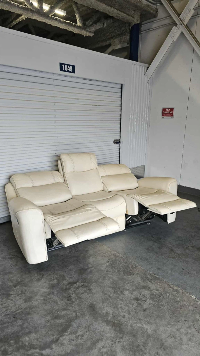 Light cream 3 seater recliner sofa - photo 2