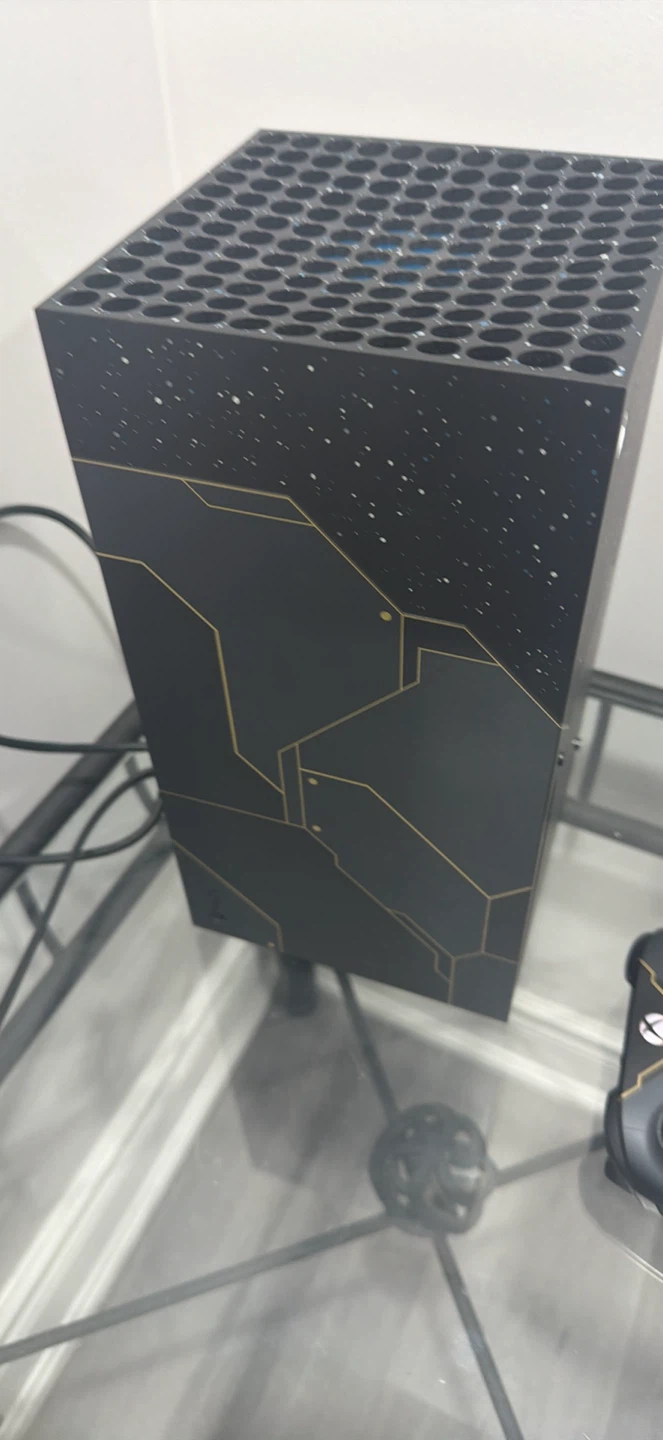 Xbox Series X Halo Infinite Limited Edition Console - photo 3