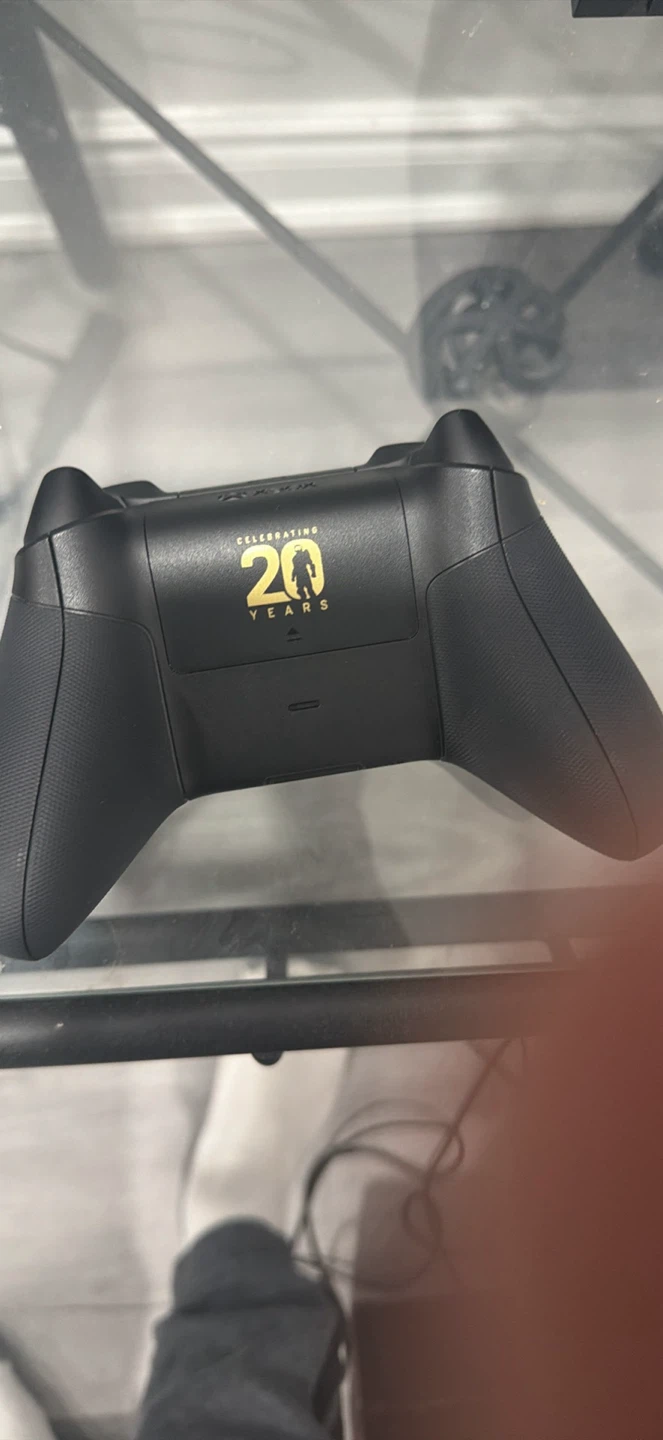 Xbox Series X Halo Infinite Limited Edition Console - photo 5