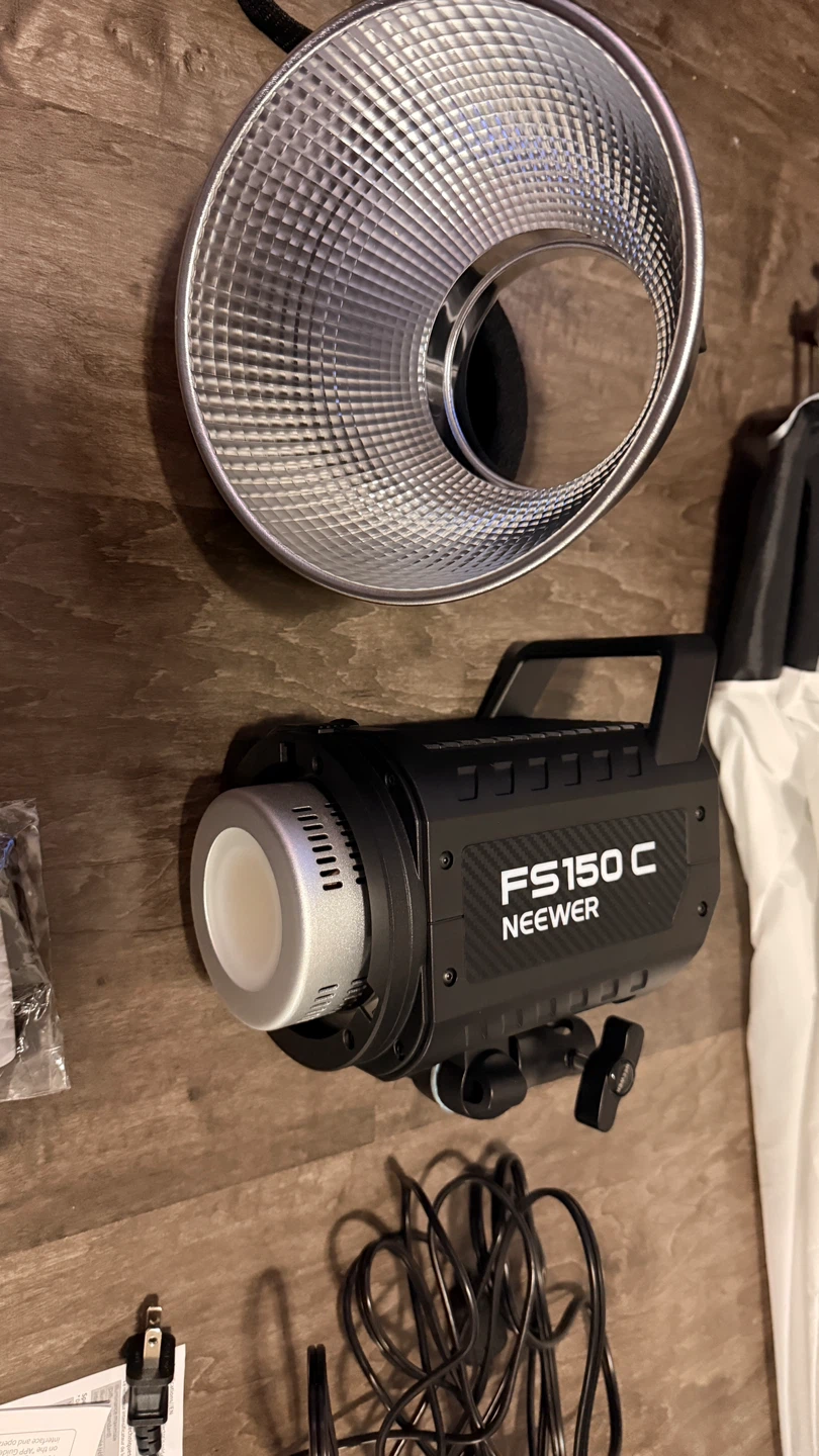 NEWEER FS150C 130W RGB LED Video Light + 26” Lantern Softbox - photo 2