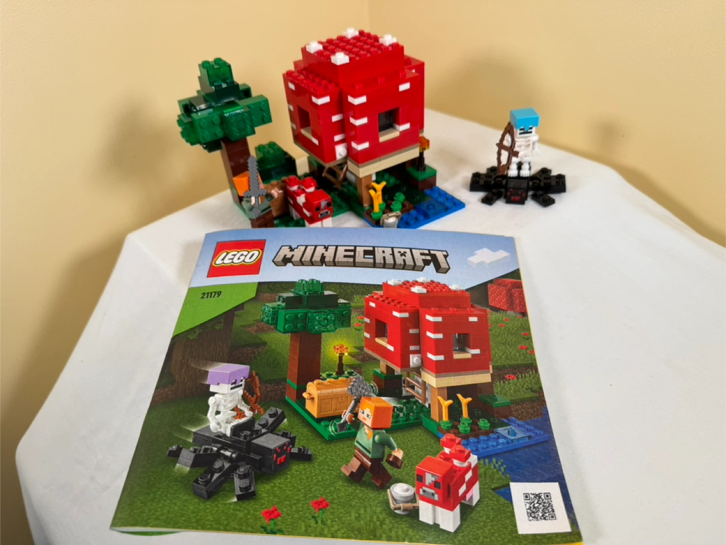 LEGO Minecraft The Mushroom Island Set 21179
