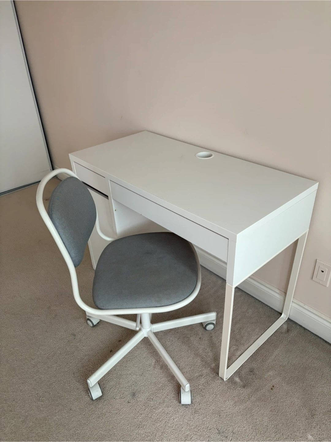 White Desk and Grey Office Chair Set - photo 3