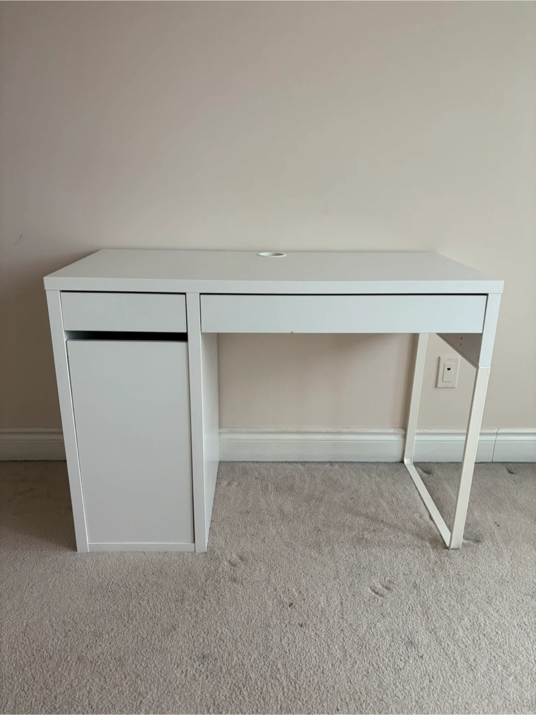 White Desk and Grey Office Chair Set - photo 4