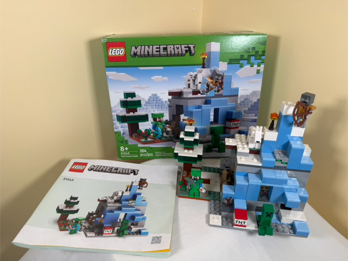 LEGO Minecraft The Mountain Peaks Set 21243
