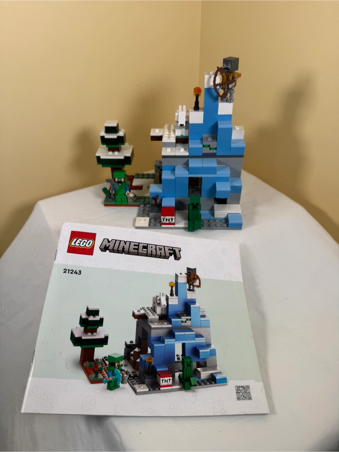 LEGO Minecraft The Mountain Peaks Set 21243 - photo 3