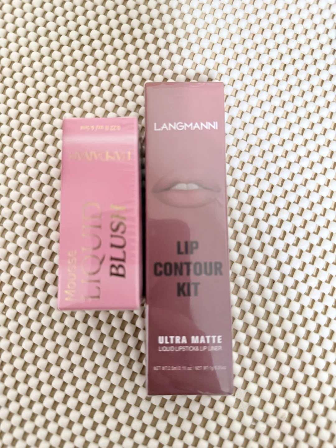 LANGMANNI Lip Contour Kit & HANDAIYAN Mousse Liquid Blush - photo 2