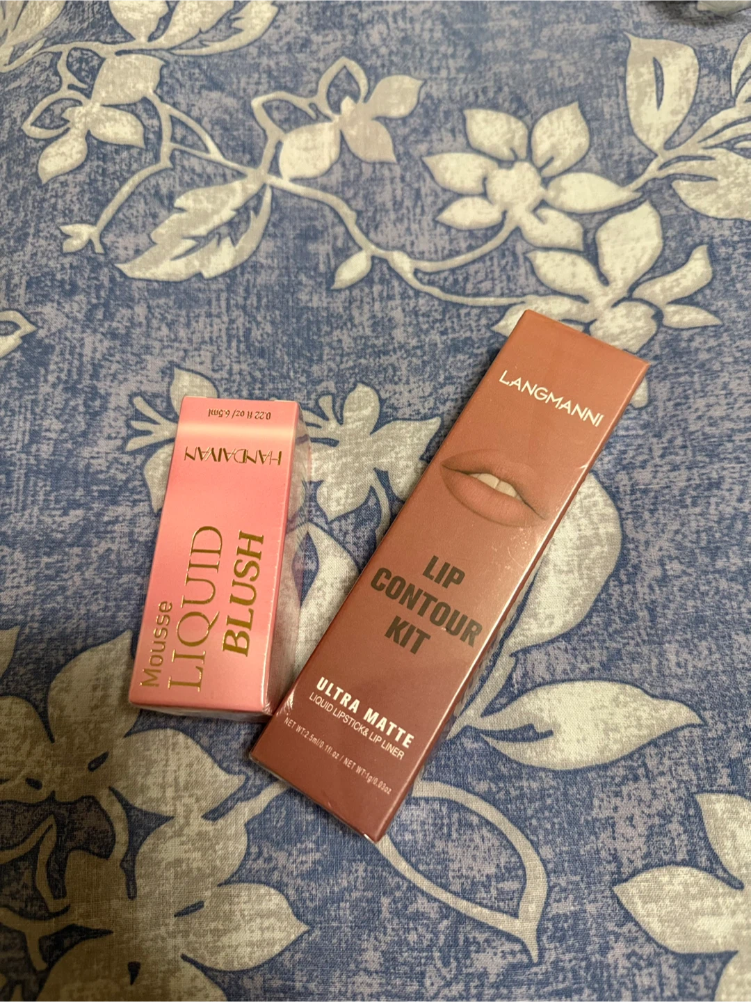 LANGMANNI Lip Contour Kit & HANDAIYAN Mousse Liquid Blush