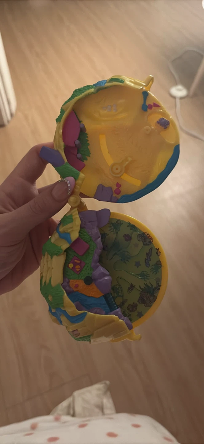 Vintage 2000 Mattel Polly Pocket Jungle Hut Micro Playset