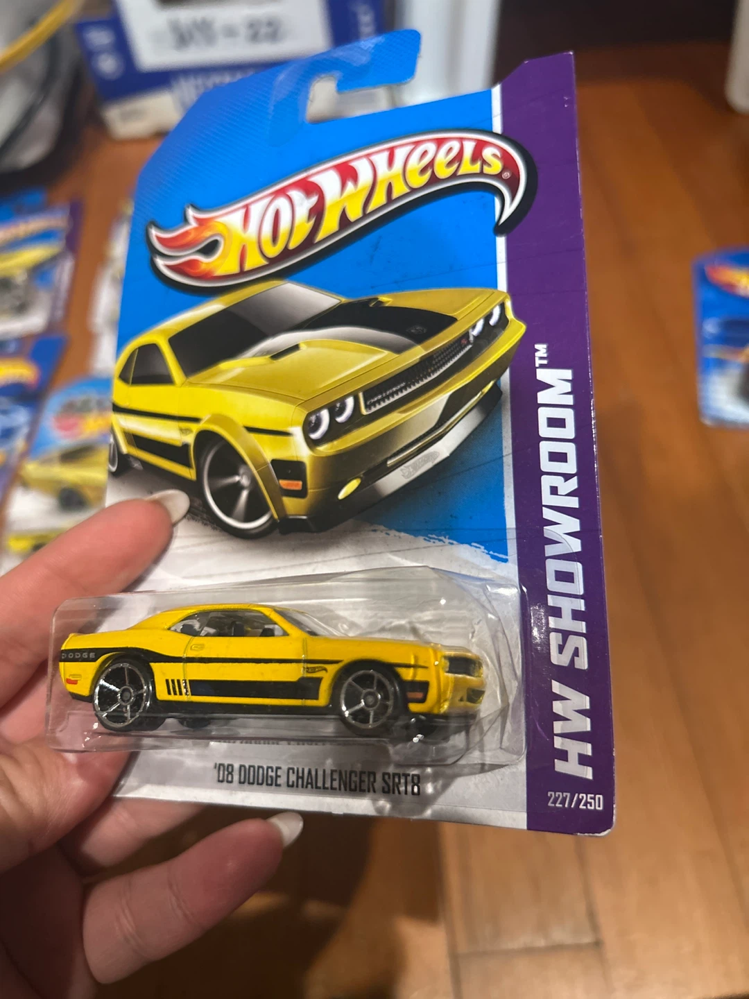 Hot Wheels '08 Dodge Challenger SRT8 HW Showroom Yellow 227/250 - photo 2
