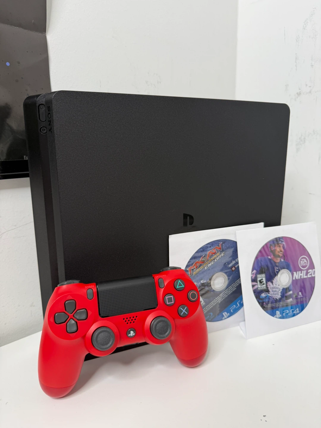 PlayStation 4 Slim 1Tb - photo 2