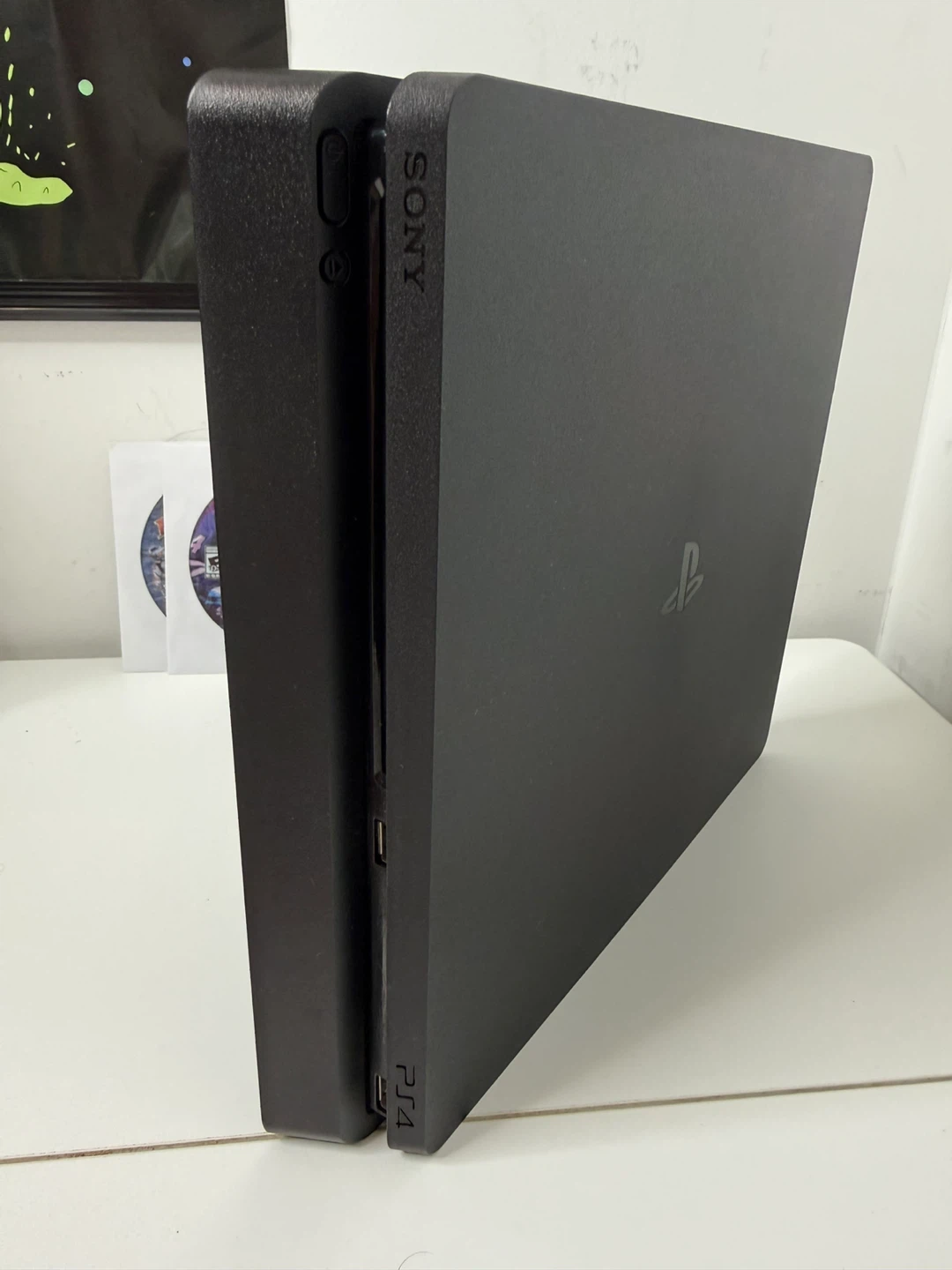 PlayStation 4 Slim 1Tb - photo 5