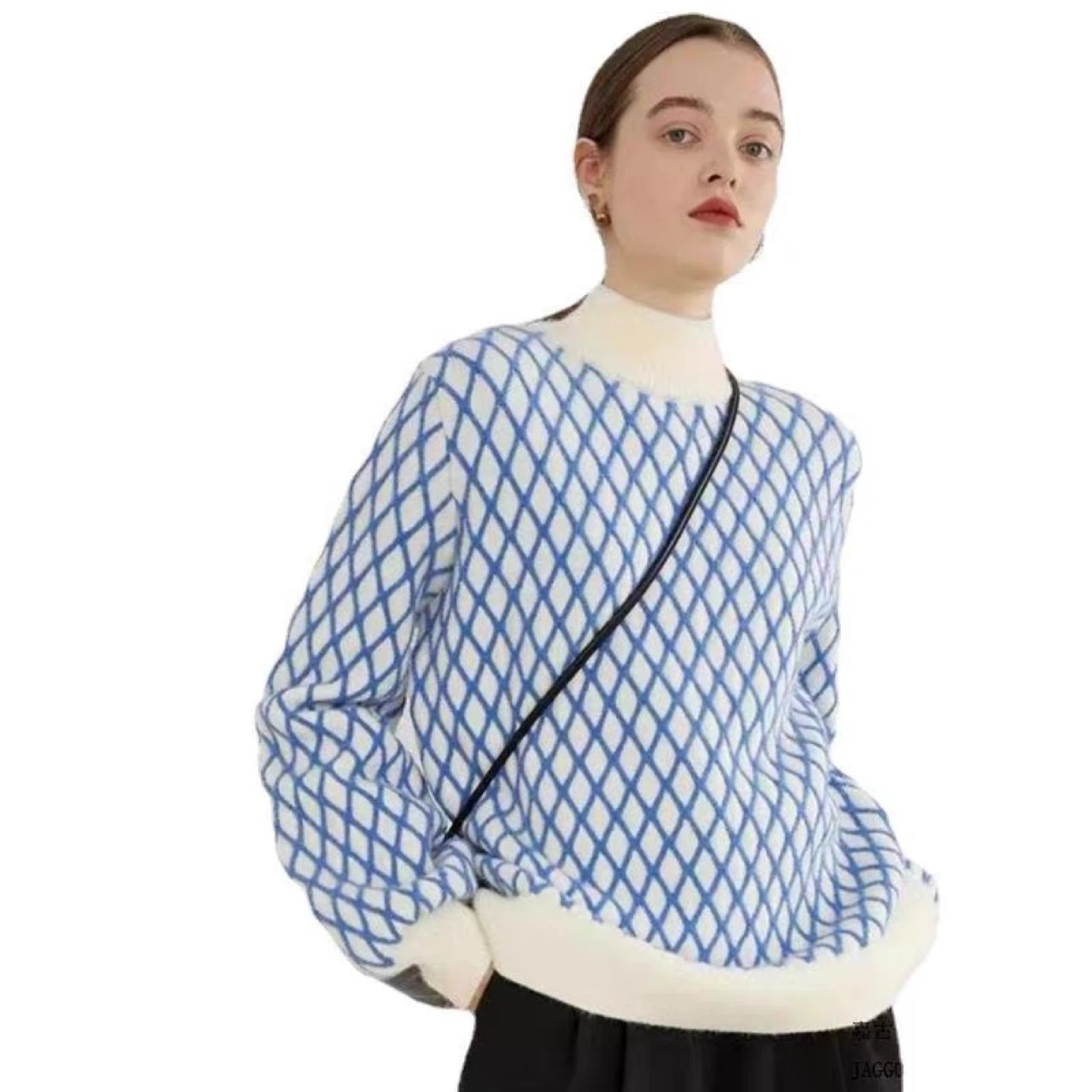 Women's Diamond Patterned Sweater