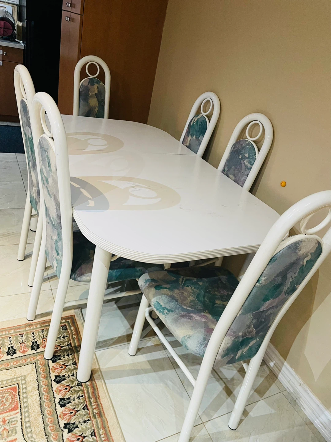 Adjustable Dining Table Set 4 to 6 Seater – Good condition - photo 2