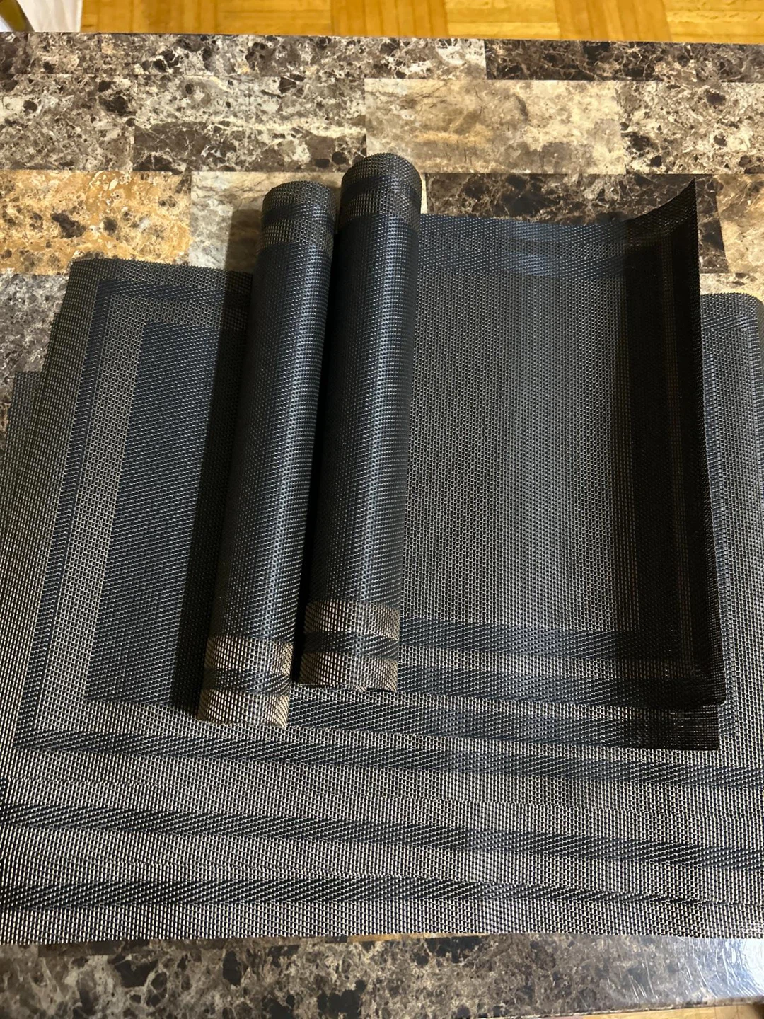 New-Set of 5placemats Black and Gold - photo 3