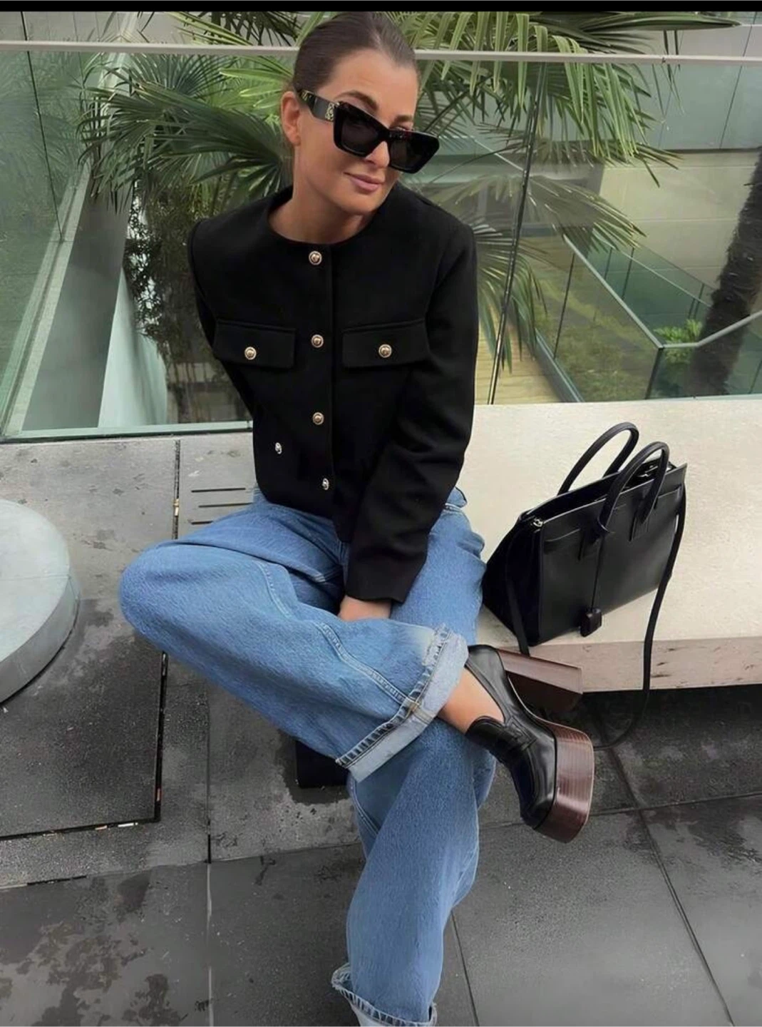 Chic Black Round Neckline Jacket - L