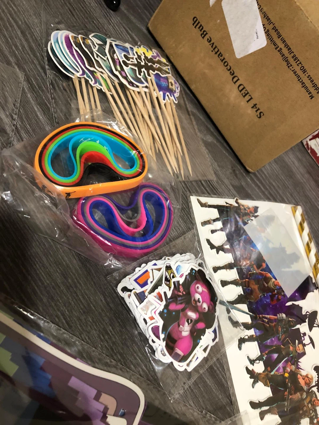 New-Fortnite Themed Party Supplies Set - photo 3
