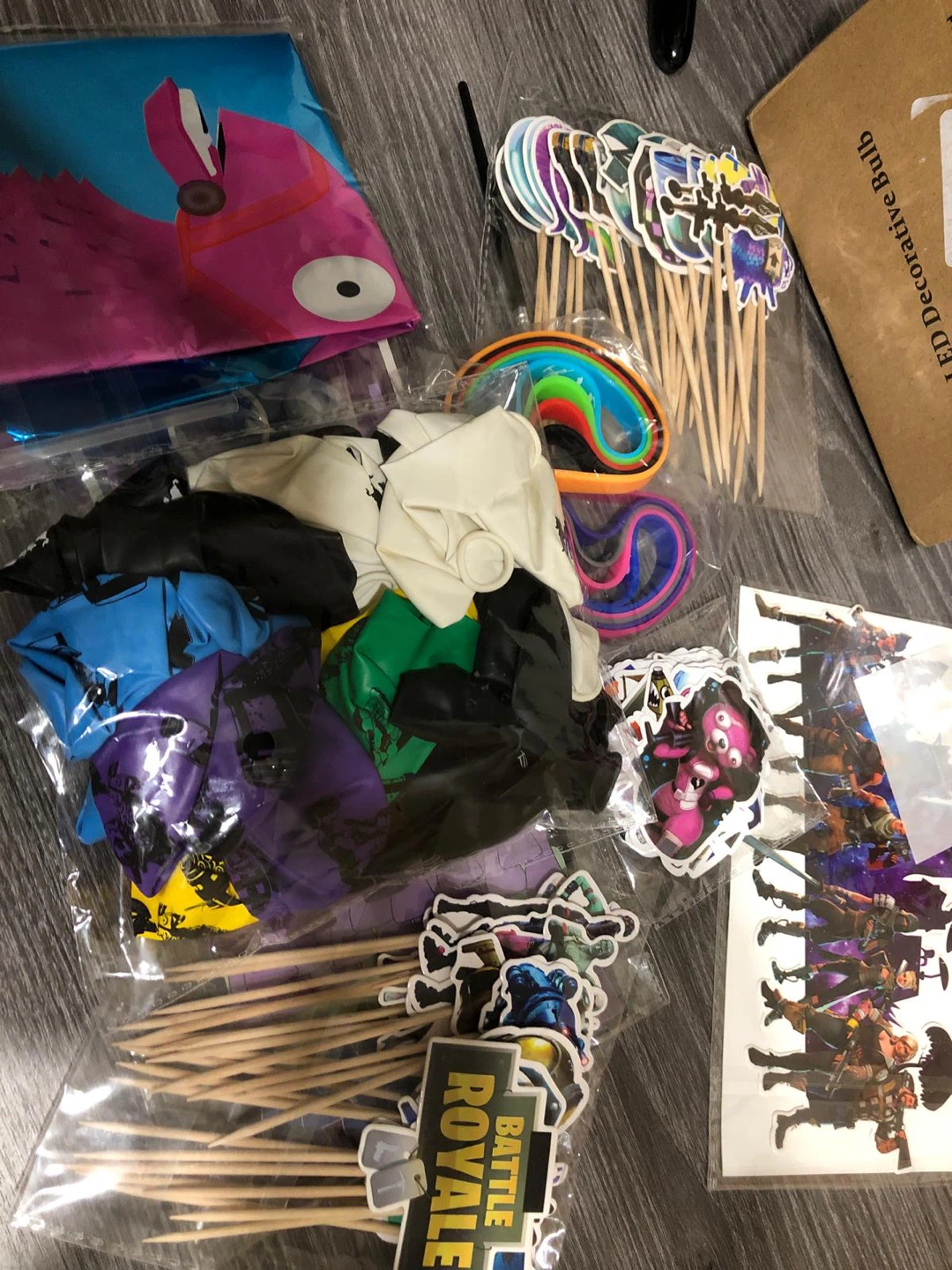 New-Fortnite Themed Party Supplies Set - photo 5