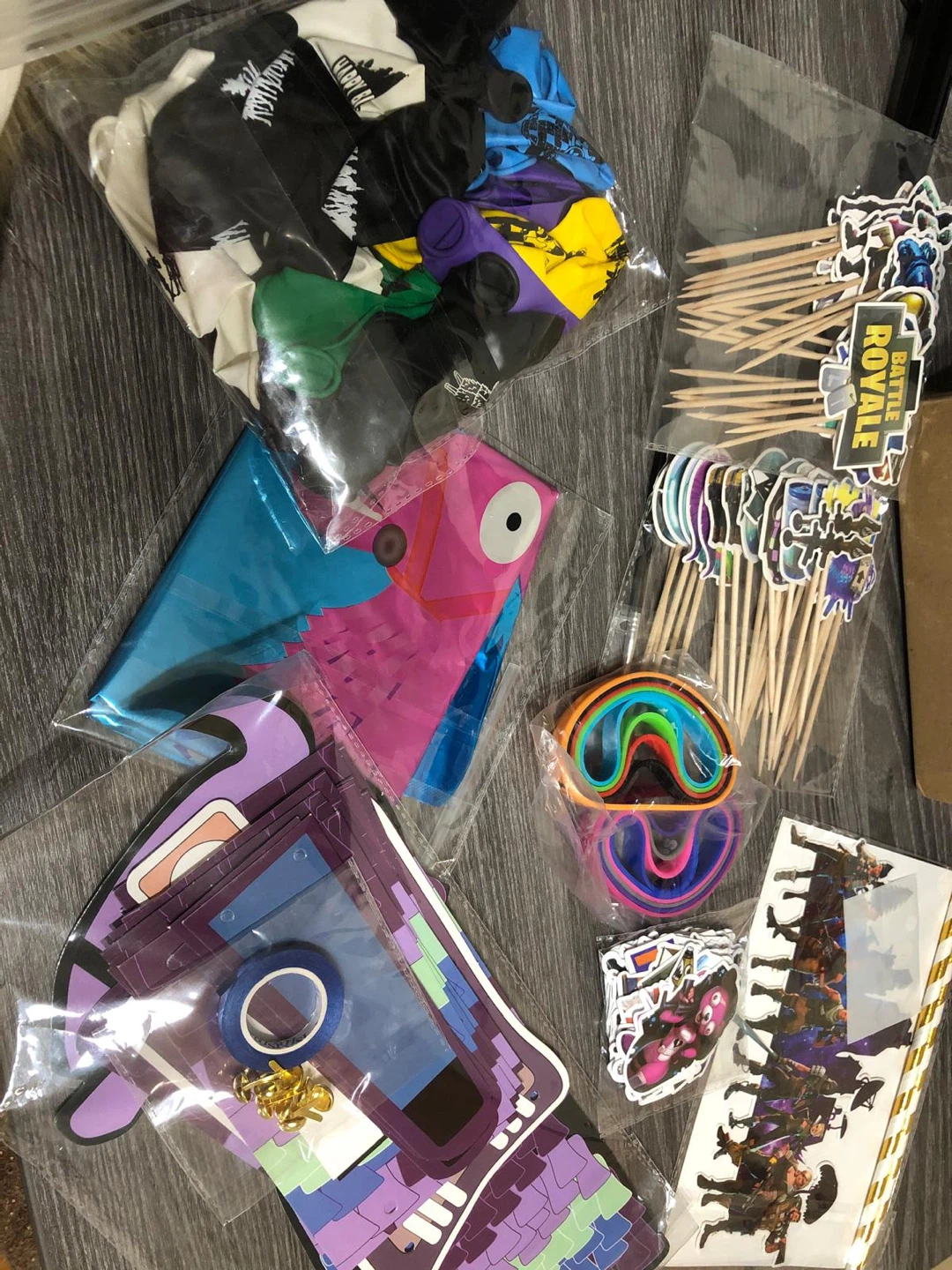 New-Fortnite Themed Party Supplies Set - photo 4