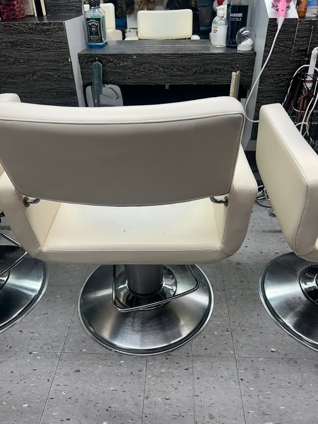 White Salon Styling Chairs - photo 4