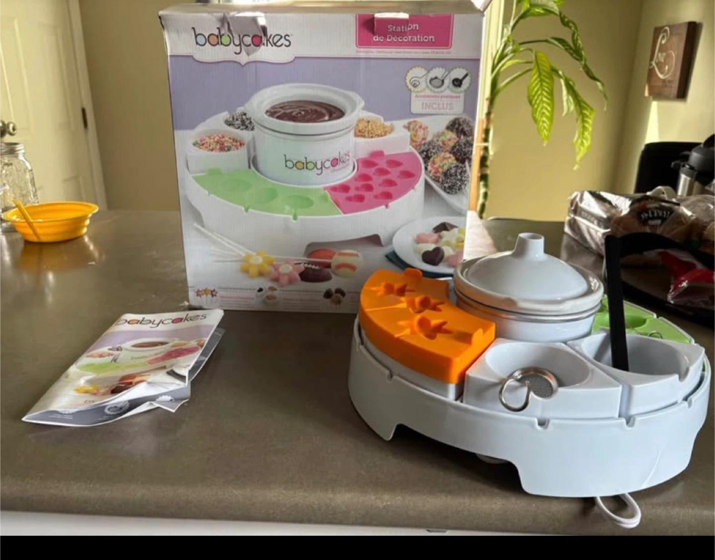 Babycakes Fondue Chocolate Fondue Fountain
