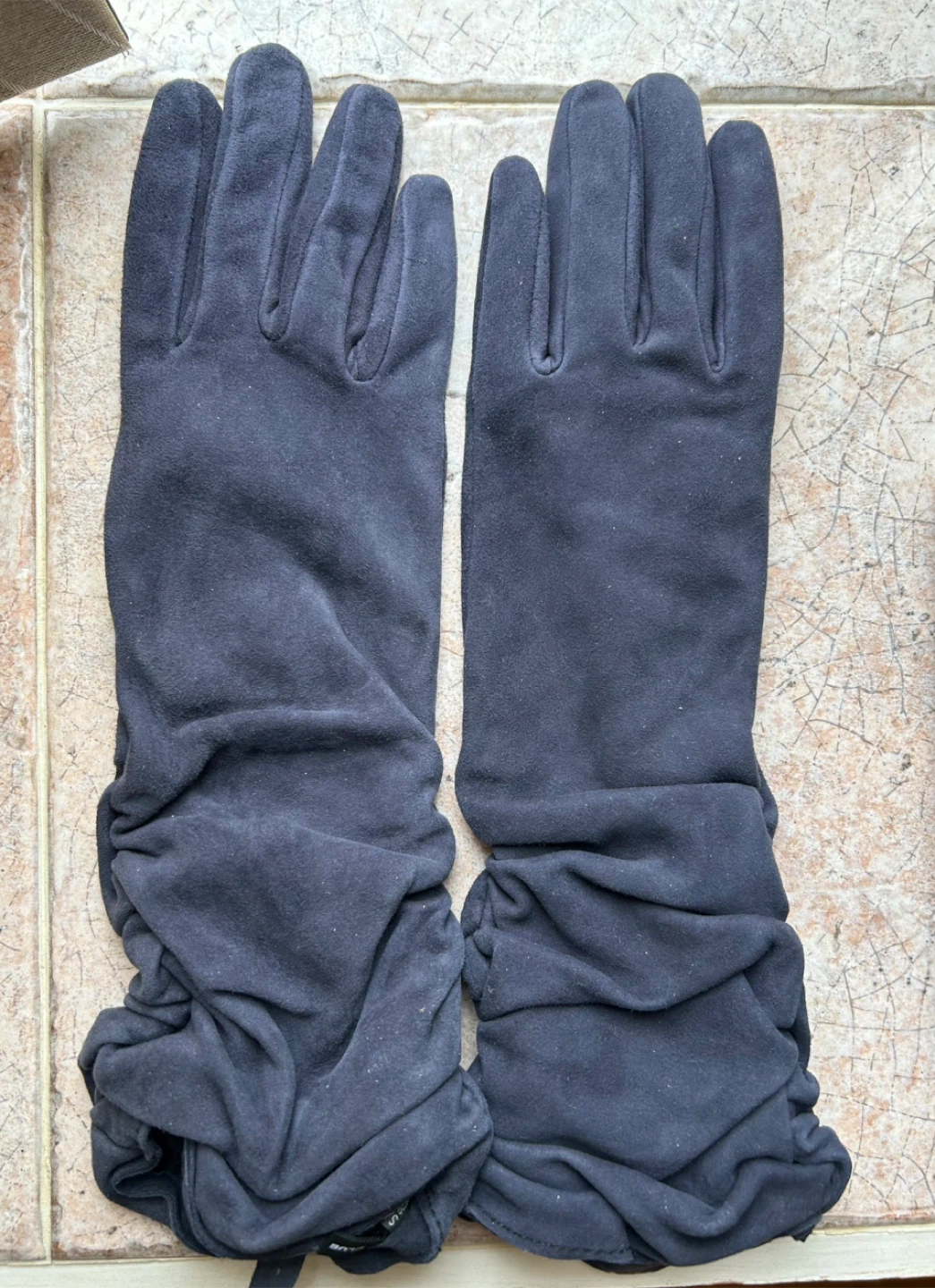 CLUB Monaco S/M Leather & Cashmere Lined Gloves